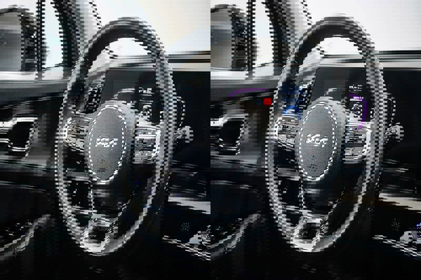 Used 2023 Kia Sportage EX image 14