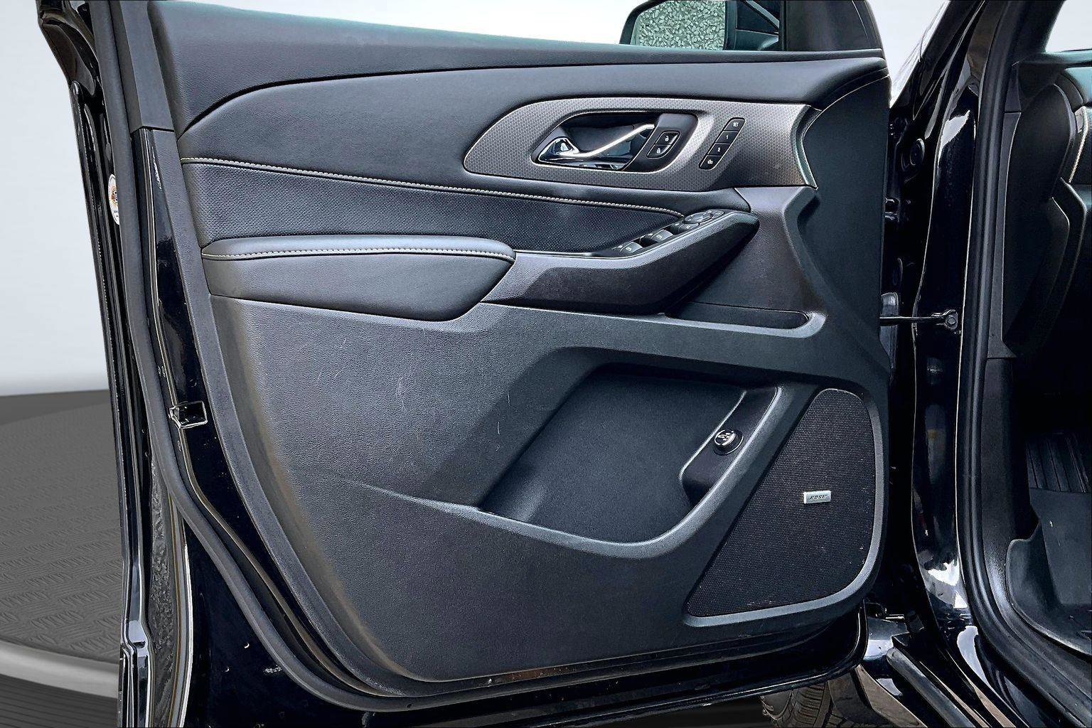 Used 2023 Chevrolet Traverse Premier image 24