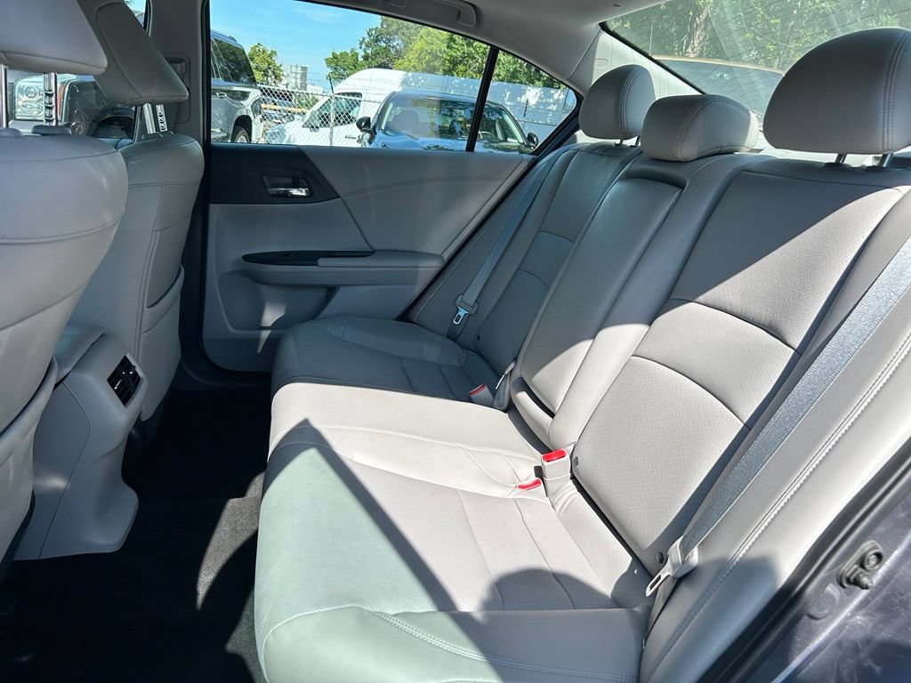 Used 2017 Honda Accord EX-L image 16