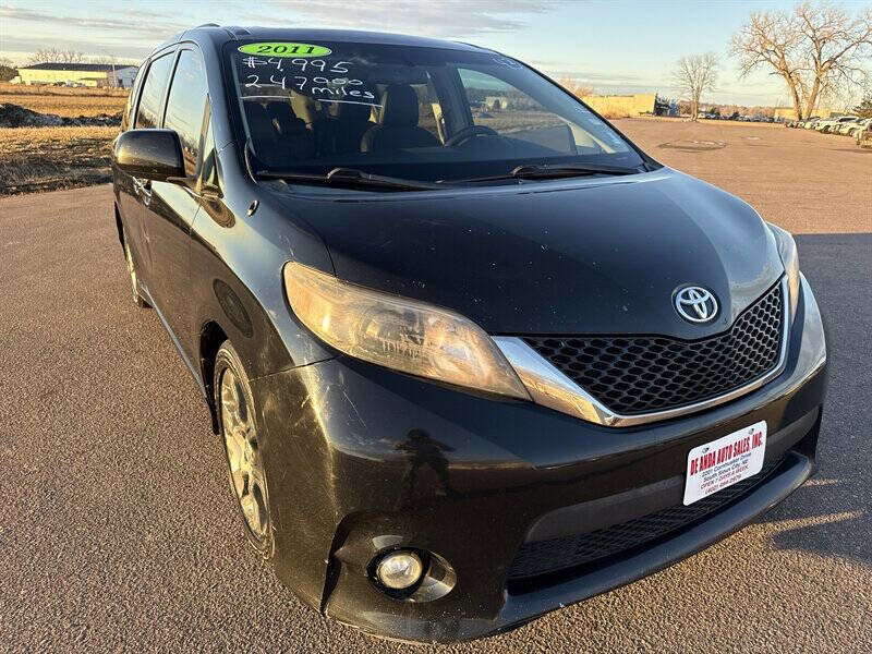 Used 2011 Toyota Sienna SE w/ Preferred Pkg image 11