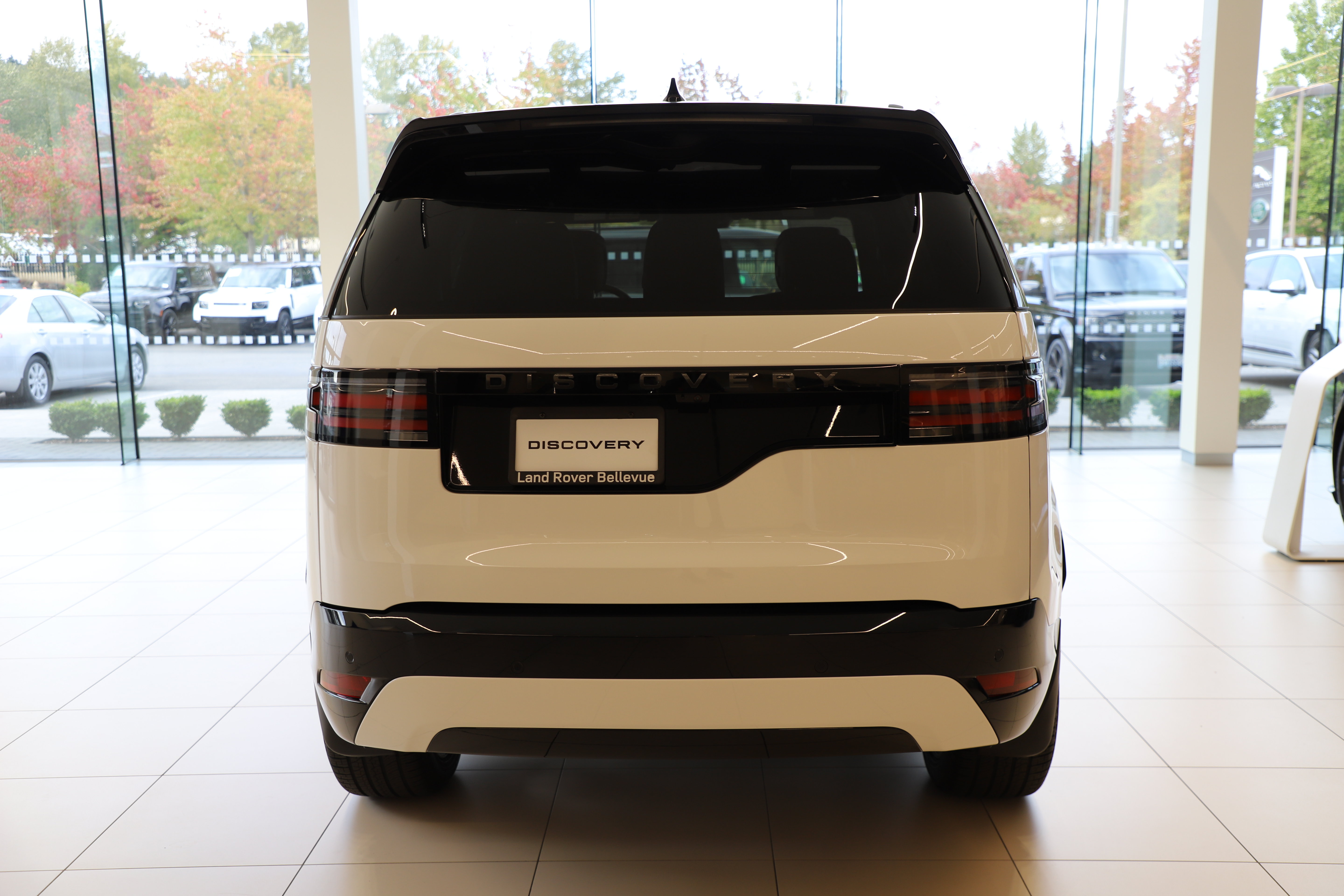 New 2026 Land Rover Discovery Dynamic SE AWD/4WD image 4