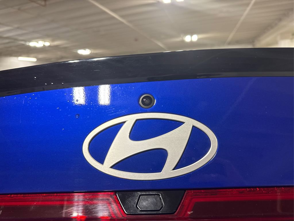 Used 2025 Hyundai Elantra Sport image 15