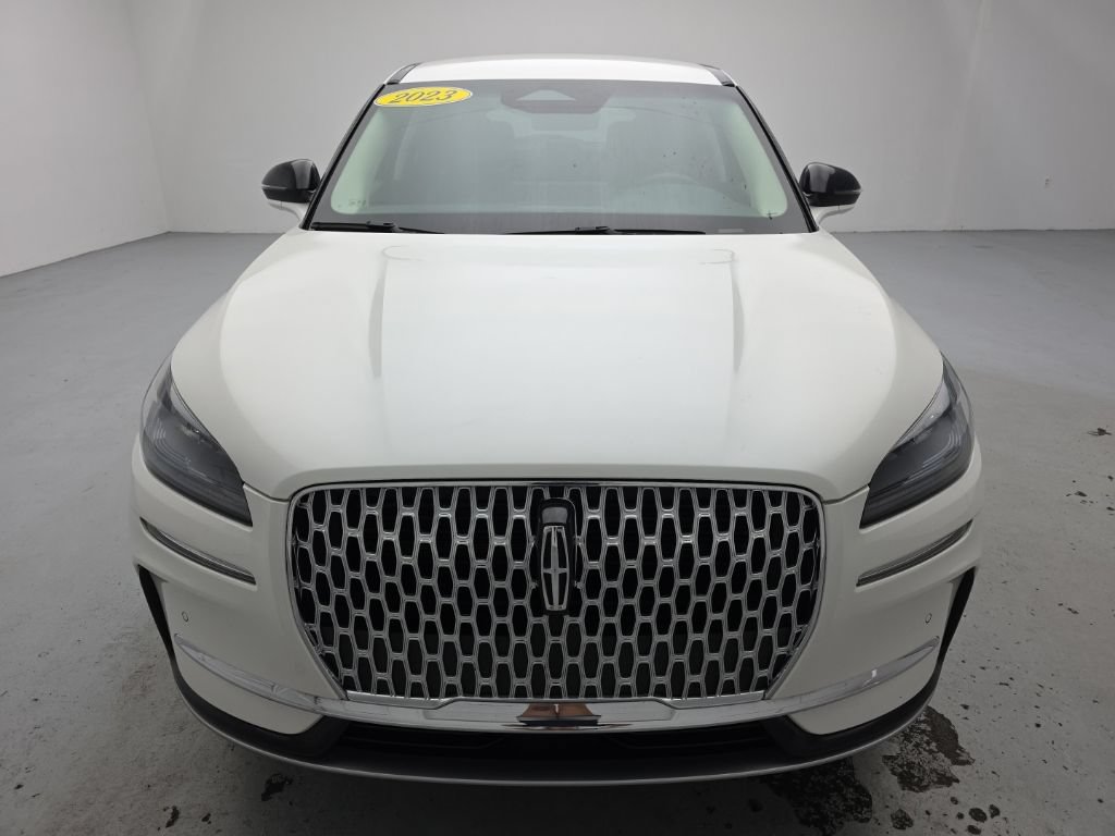Used 2023 Lincoln Corsair AWD w/ Equipment Group 101A image 4