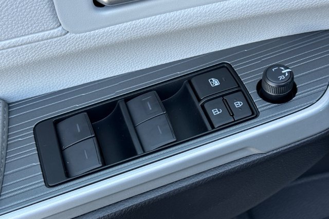 New 2026 Toyota Sienna XLE AWD/4WD image 12