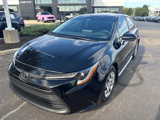 Used 2023 Toyota Corolla LE w/ Carpet Mat Package (TMS) FWD image 2