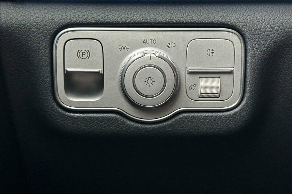 Certified 2025 Mercedes-Benz GLE 350 4MATIC image 38