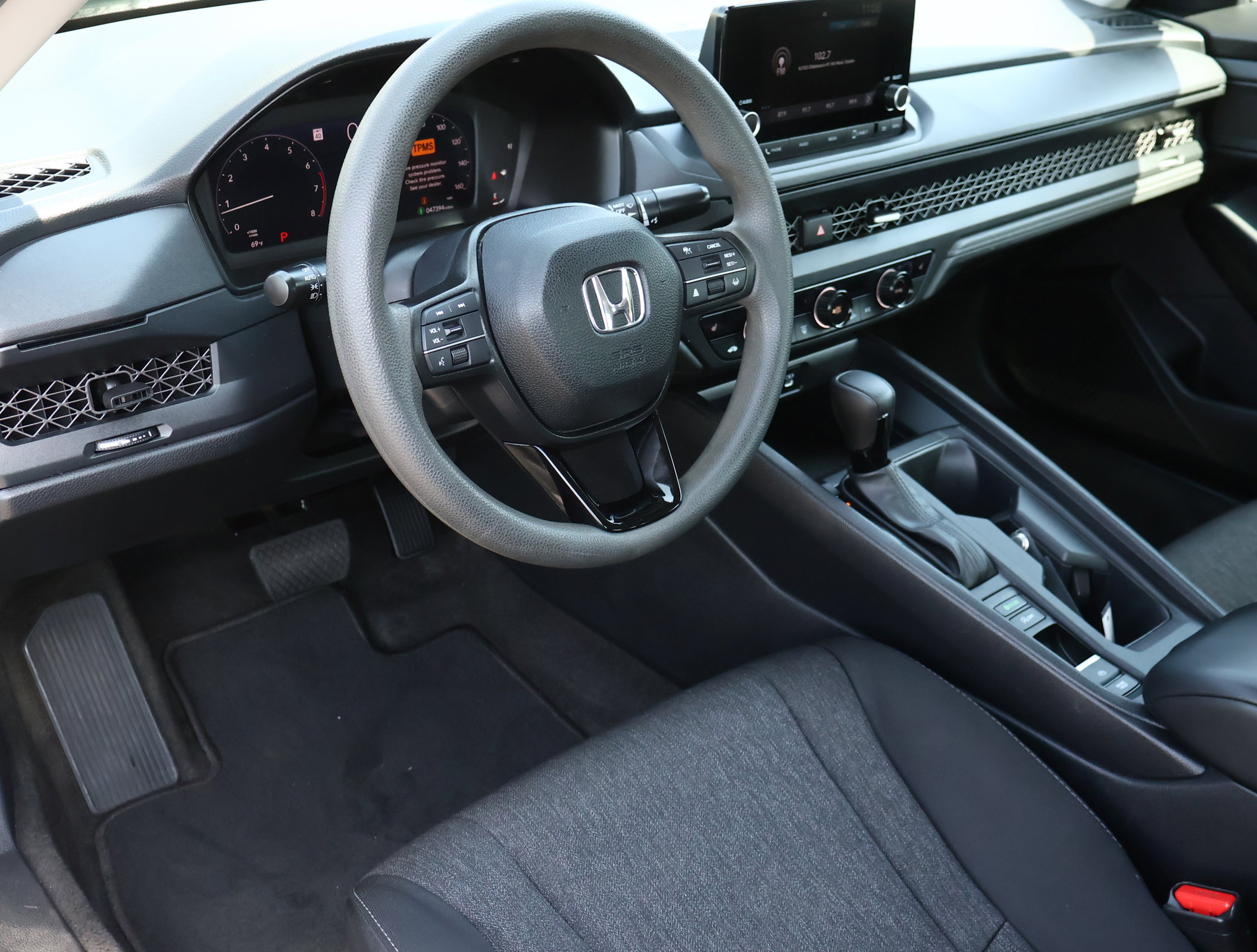 Used 2024 Honda Accord EX image 3