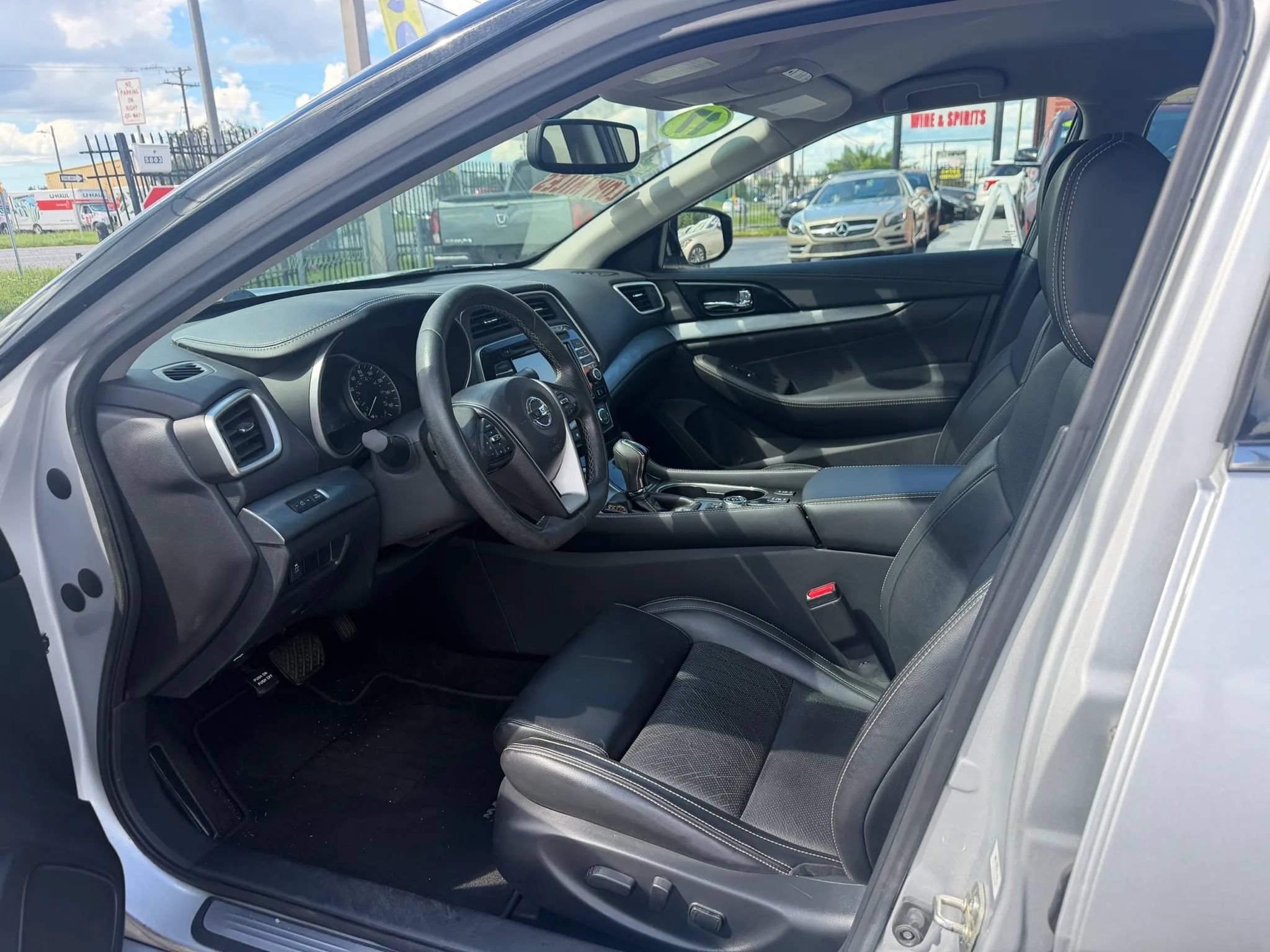 Used 2017 Nissan Maxima 3.5 SV FWD image 8