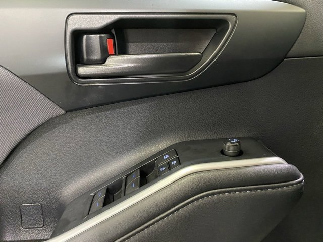 Certified 2020 Toyota Highlander LE image 13