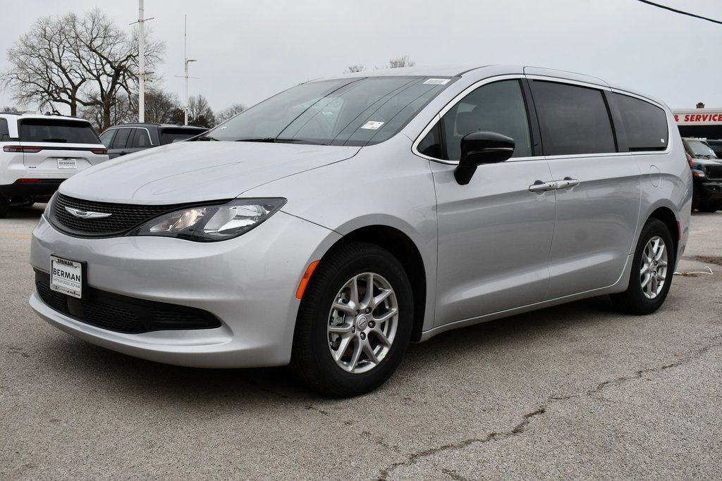 New 2026 Chrysler Voyager LX FWD image 4