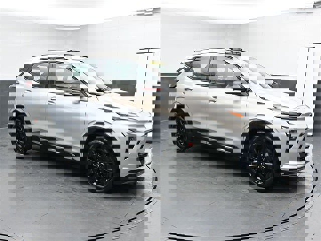 Used 2023 Chevrolet Bolt EUV Premier w/ Sun & Sound Package image 3