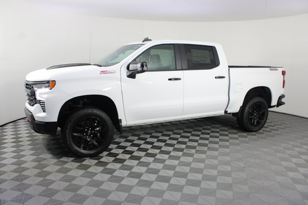 New 2026 Chevrolet Silverado 1500 LT Trail Boss w/ LT Trail Boss Premium Package AWD/4WD image 2