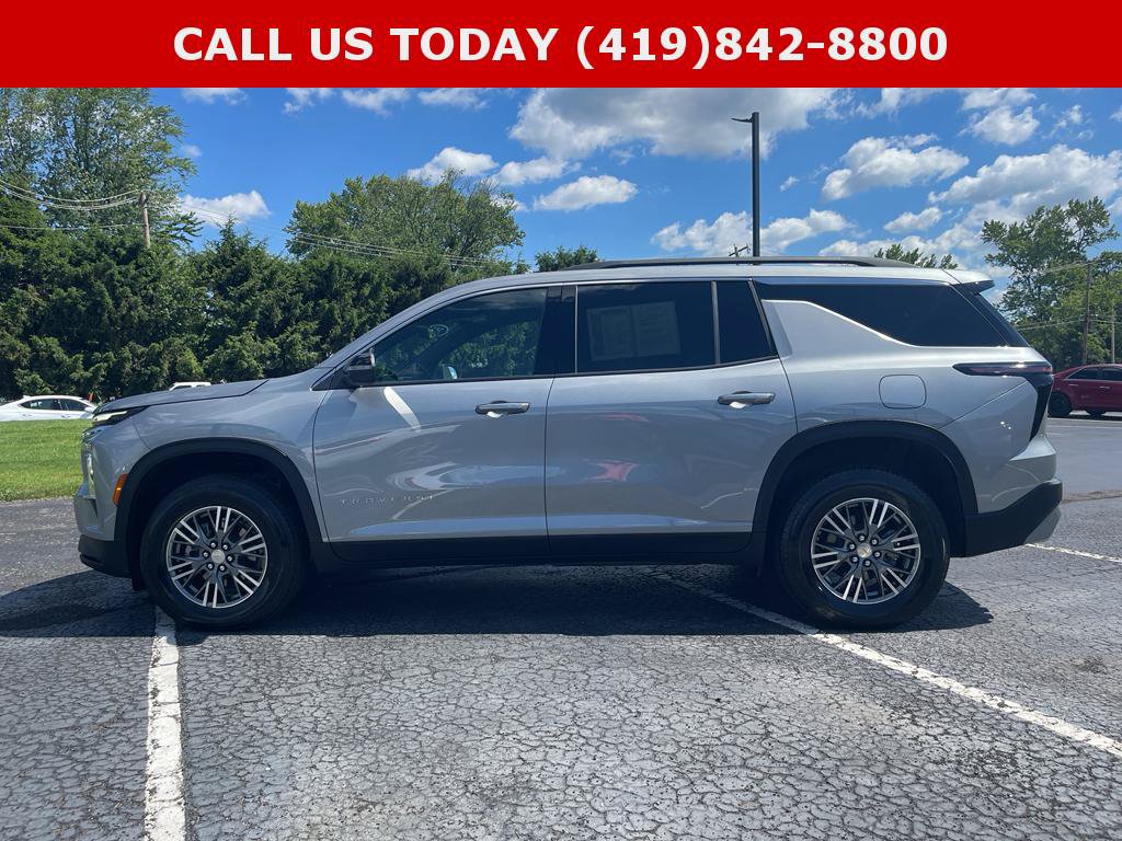 Used 2026 Chevrolet Traverse LT AWD/4WD image 11