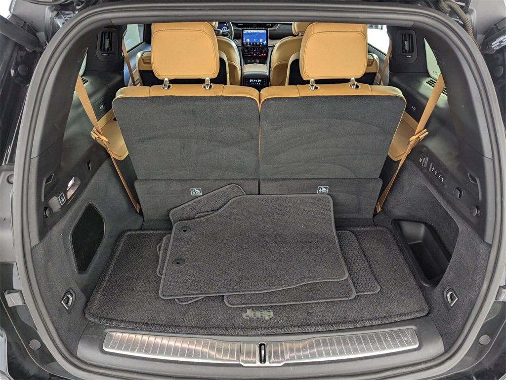 Certified 2024 Jeep Grand Cherokee L Summit w/ High Altitude Package image 19