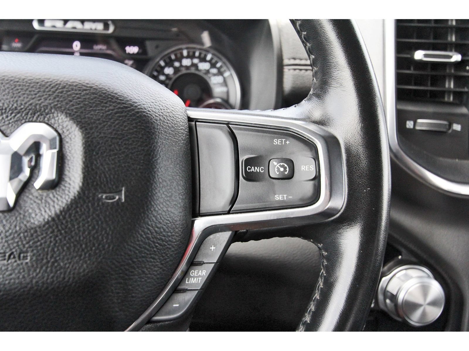 Used 2024 RAM 1500 Laramie AWD/4WD image 24