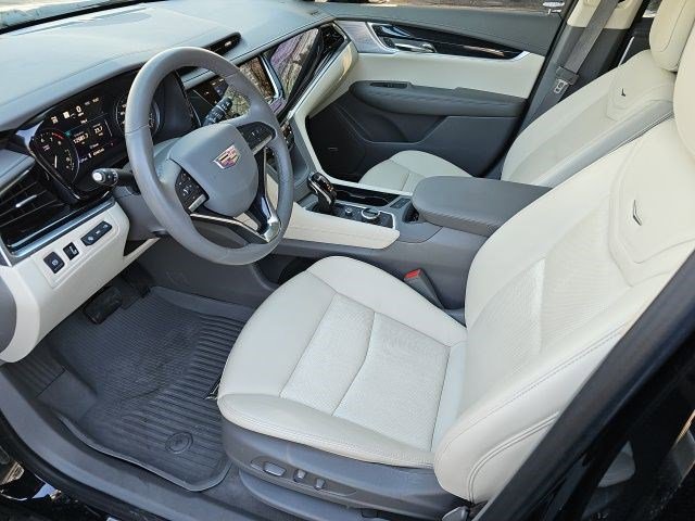 Used 2024 Cadillac XT6 Premium Luxury w/ Technology Package AWD/4WD image 19