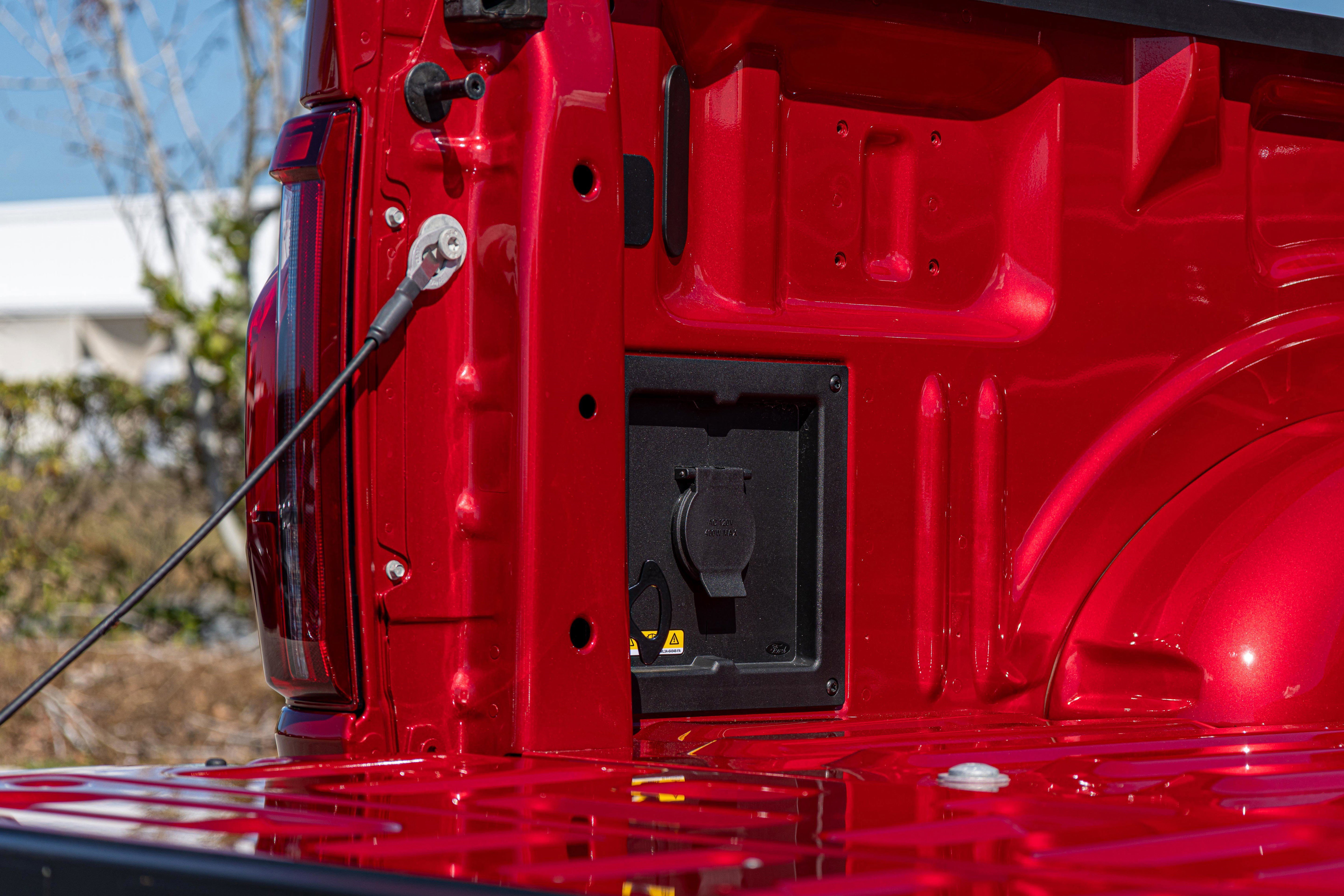 New 2025 Ford F150 Lariat w/ Equipment Group 501A Mid image 23