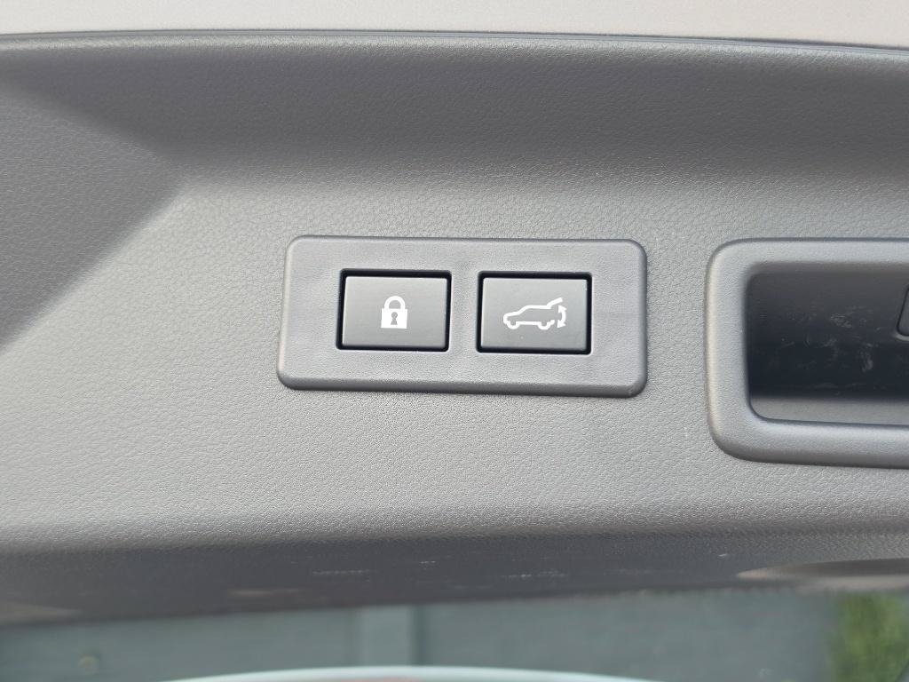 Used 2025 Subaru Forester Premium AWD/4WD image 22