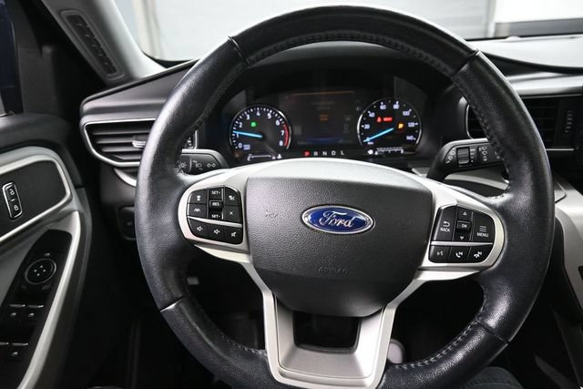 Used 2022 Ford Explorer XLT w/ Equipment Group 202A AWD/4WD image 8