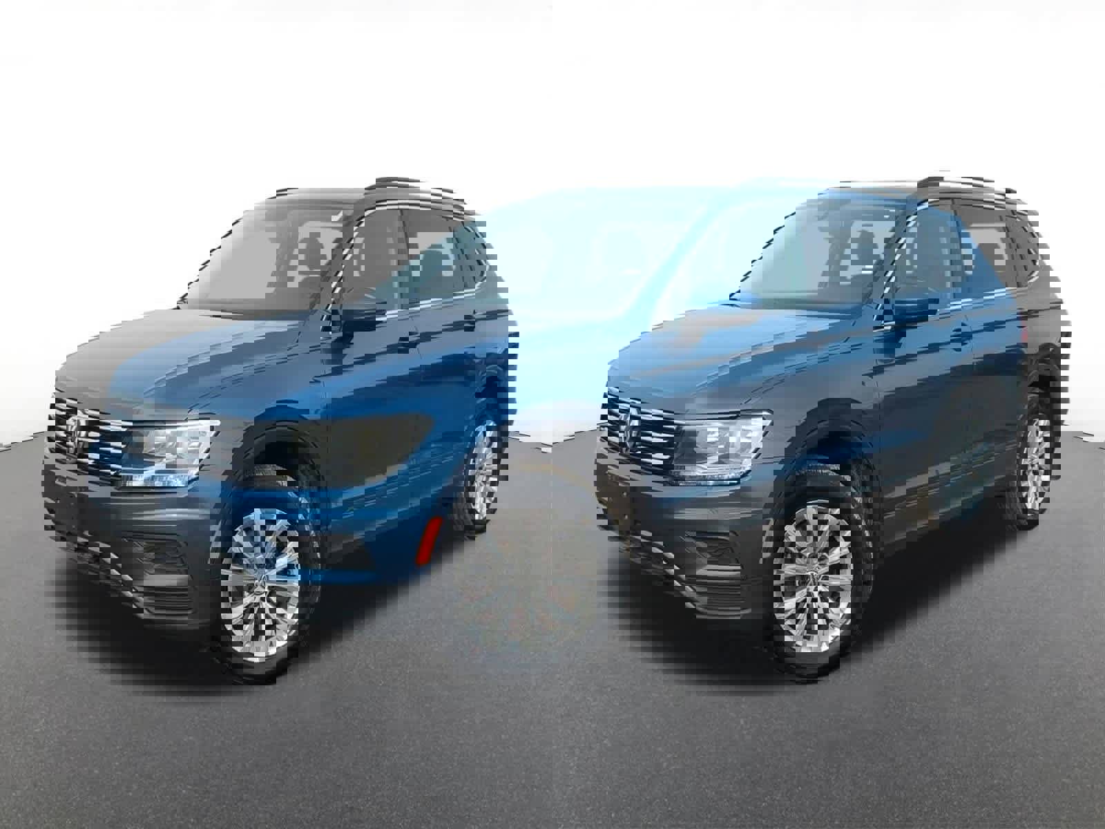 Used 2019 Volkswagen Tiguan SE w/ Panoramic Sunroof Package image 1