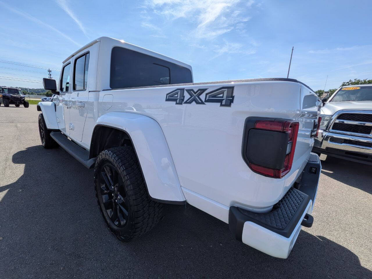 Used 2022 Jeep Gladiator High Altitude AWD/4WD image 4