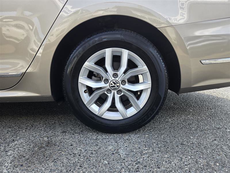 Used 2016 Volkswagen Passat 1.8T S image 12