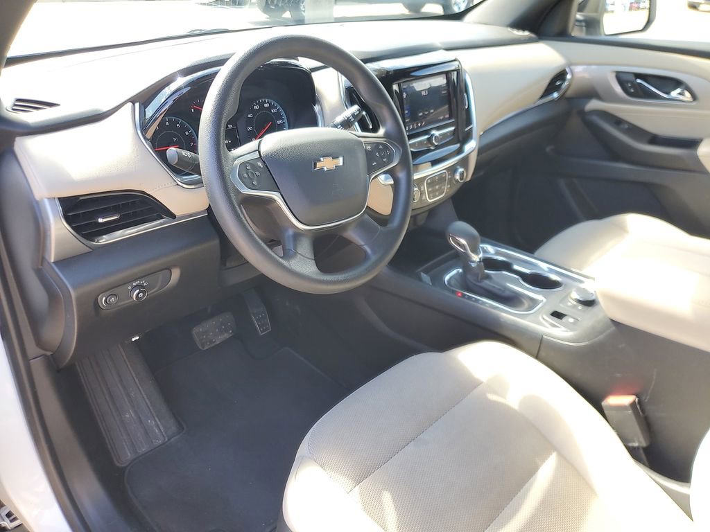 Used 2023 Chevrolet Traverse LS AWD/4WD image 16