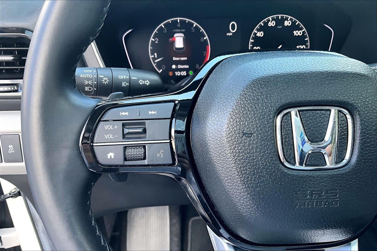 Used 2025 Honda Pilot Touring image 24