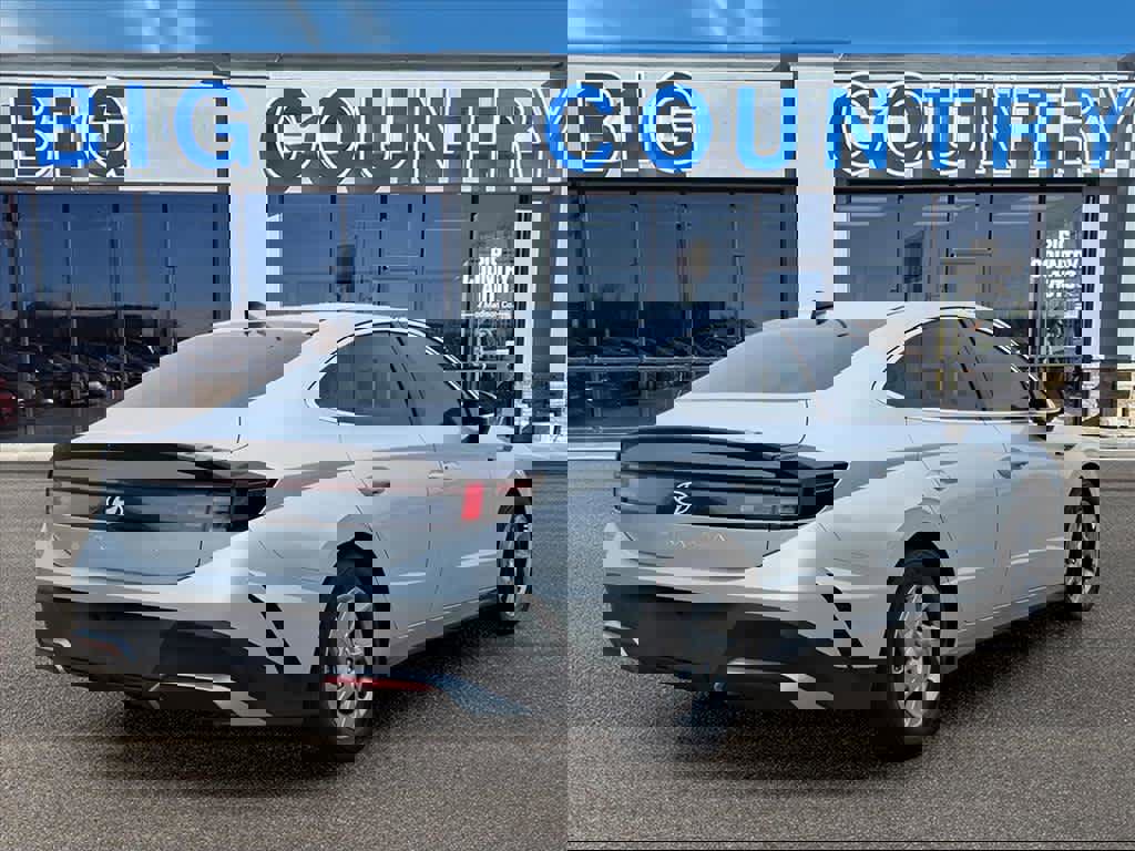 Used 2025 Hyundai Sonata SE image 5