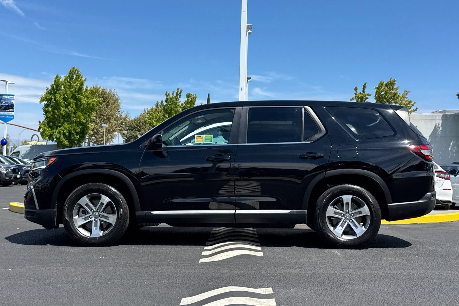 Certified 2025 Honda Pilot EX-L image 2