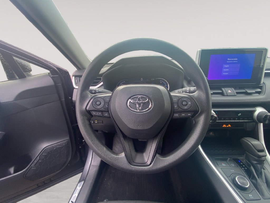 Used 2024 Toyota RAV4 XLE AWD/4WD image 12