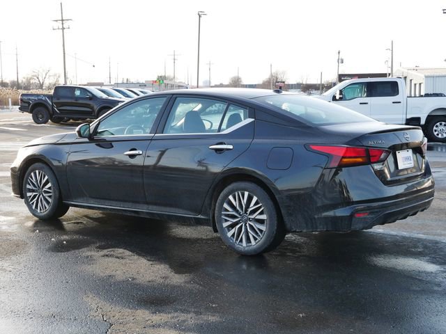 Used 2023 Nissan Altima 2.5 SV image 3