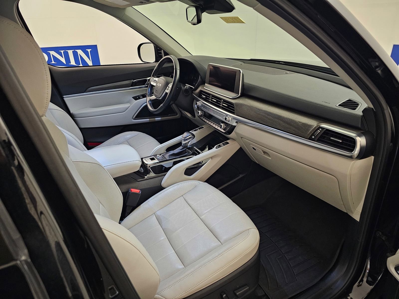 Used 2022 Kia Telluride EX w/ EX Premium Package image 35