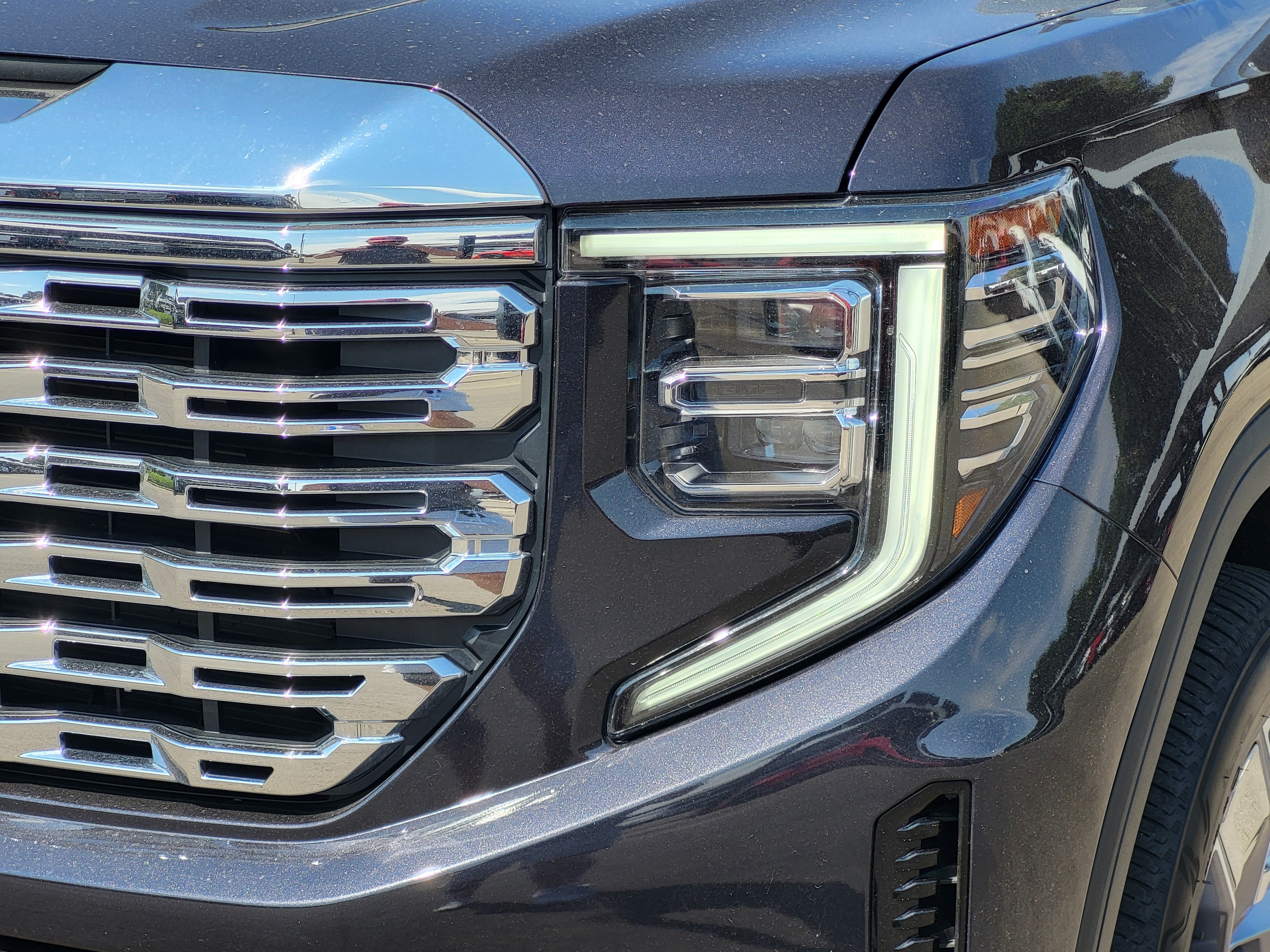Certified 2023 GMC Sierra 1500 Denali w/ Denali Reserve Package AWD/4WD image 8