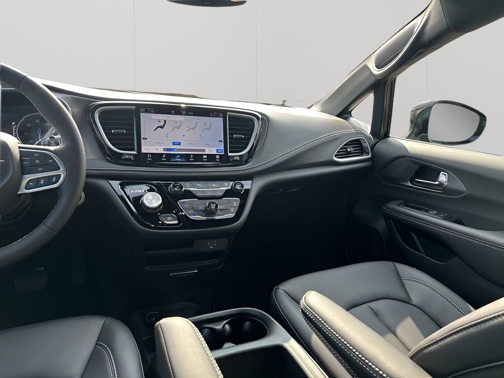 New 2026 Chrysler Pacifica Select FWD image 22