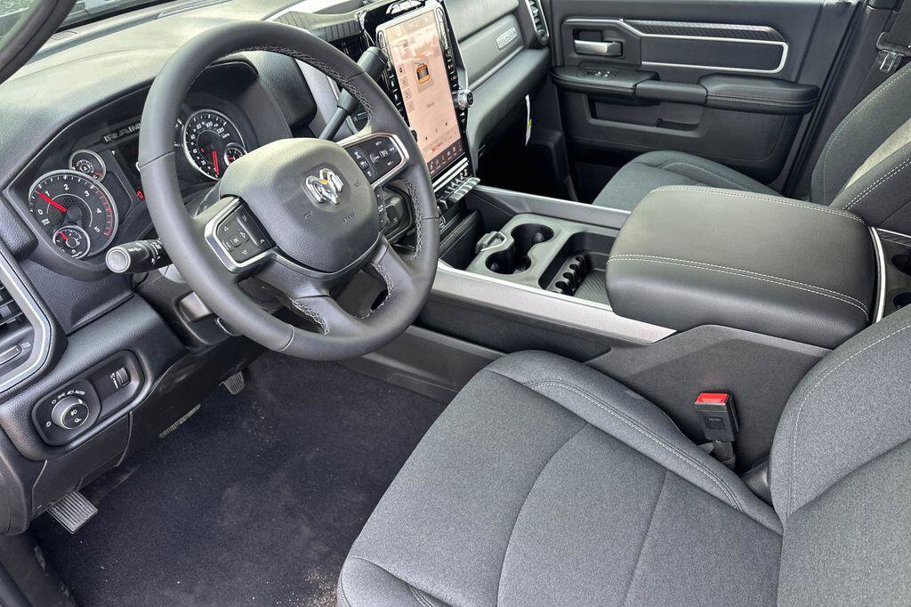 New 2026 RAM 2500 Big Horn AWD/4WD image 10
