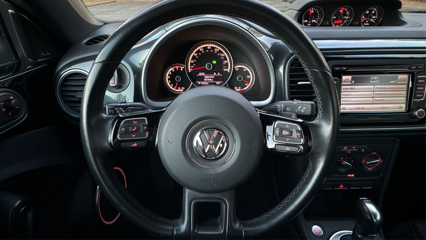 Used 2013 Volkswagen Beetle 2.0T image 24