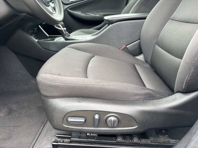 Used 2024 Chevrolet Malibu LT FWD image 17