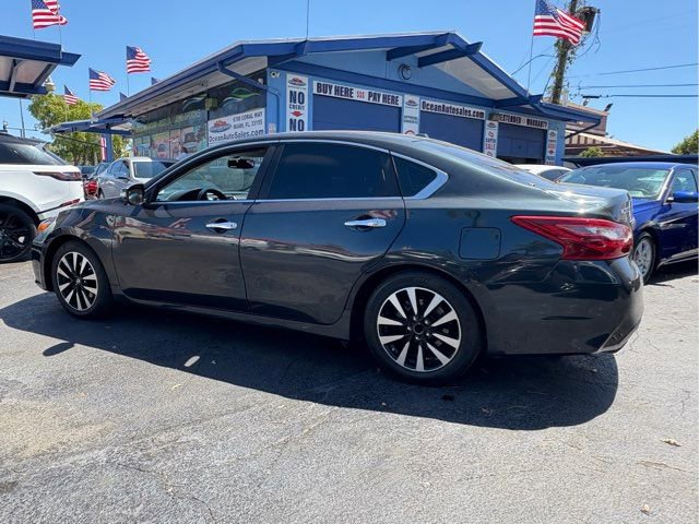 Used 2018 Nissan Altima 2.5 SL FWD image 11