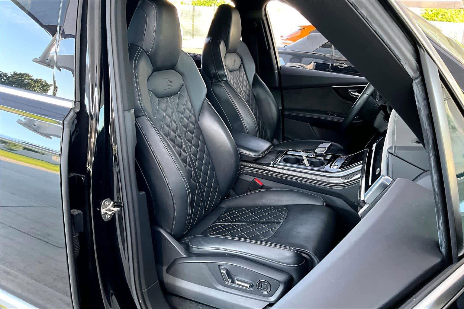 Used 2022 Audi SQ7 Prestige AWD/4WD image 9