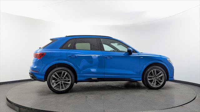 Used 2023 Audi Q3 2.0T Premium w/ Black Optic Sport Package AWD/4WD image 9