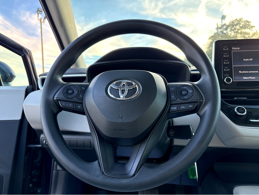 Used 2020 Toyota Corolla LE image 11