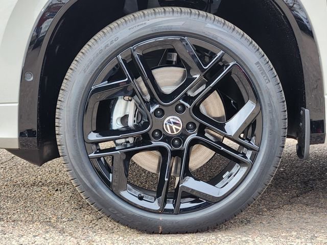 New 2026 Volkswagen Tiguan SE R-Line image 9
