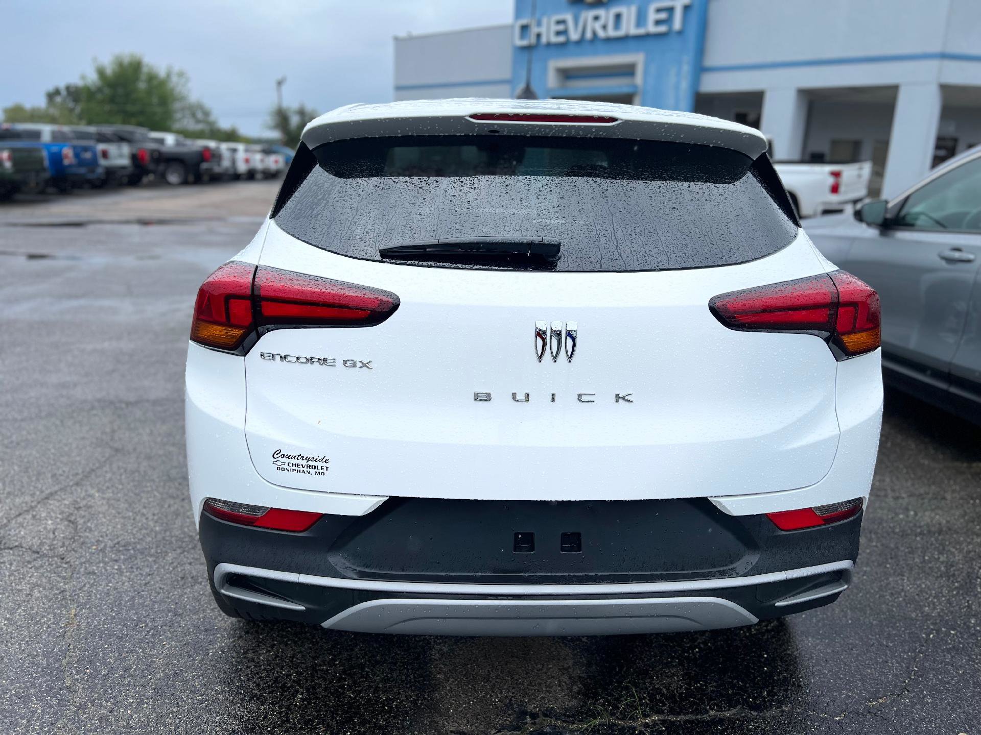 Used 2024 Buick Encore GX Preferred image 3