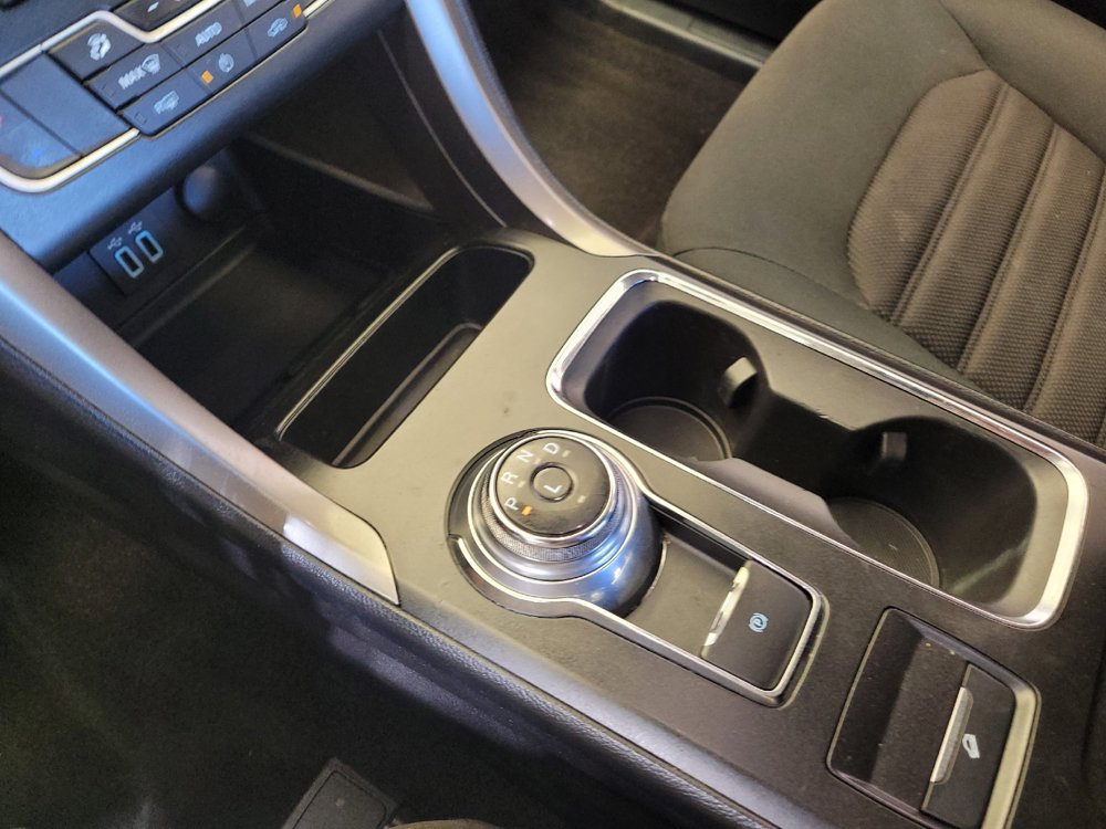 Used 2019 Ford Fusion SE FWD image 26