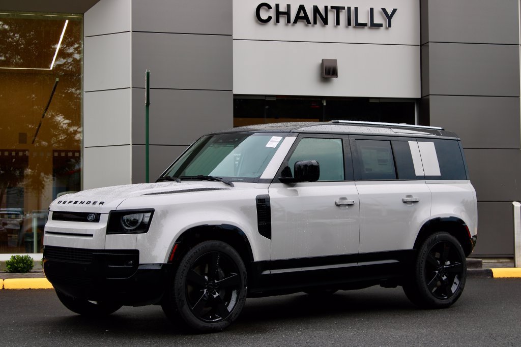 New 2026 Land Rover Defender 110 X-Dynamic SE AWD/4WD image 1