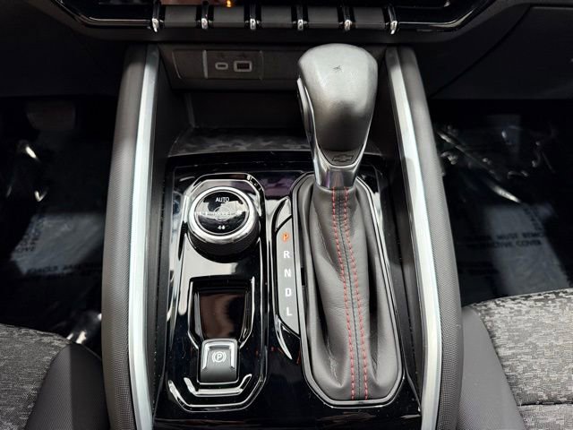 Used 2024 Chevrolet Colorado Z71 w/ Advanced Trailering Package image 38