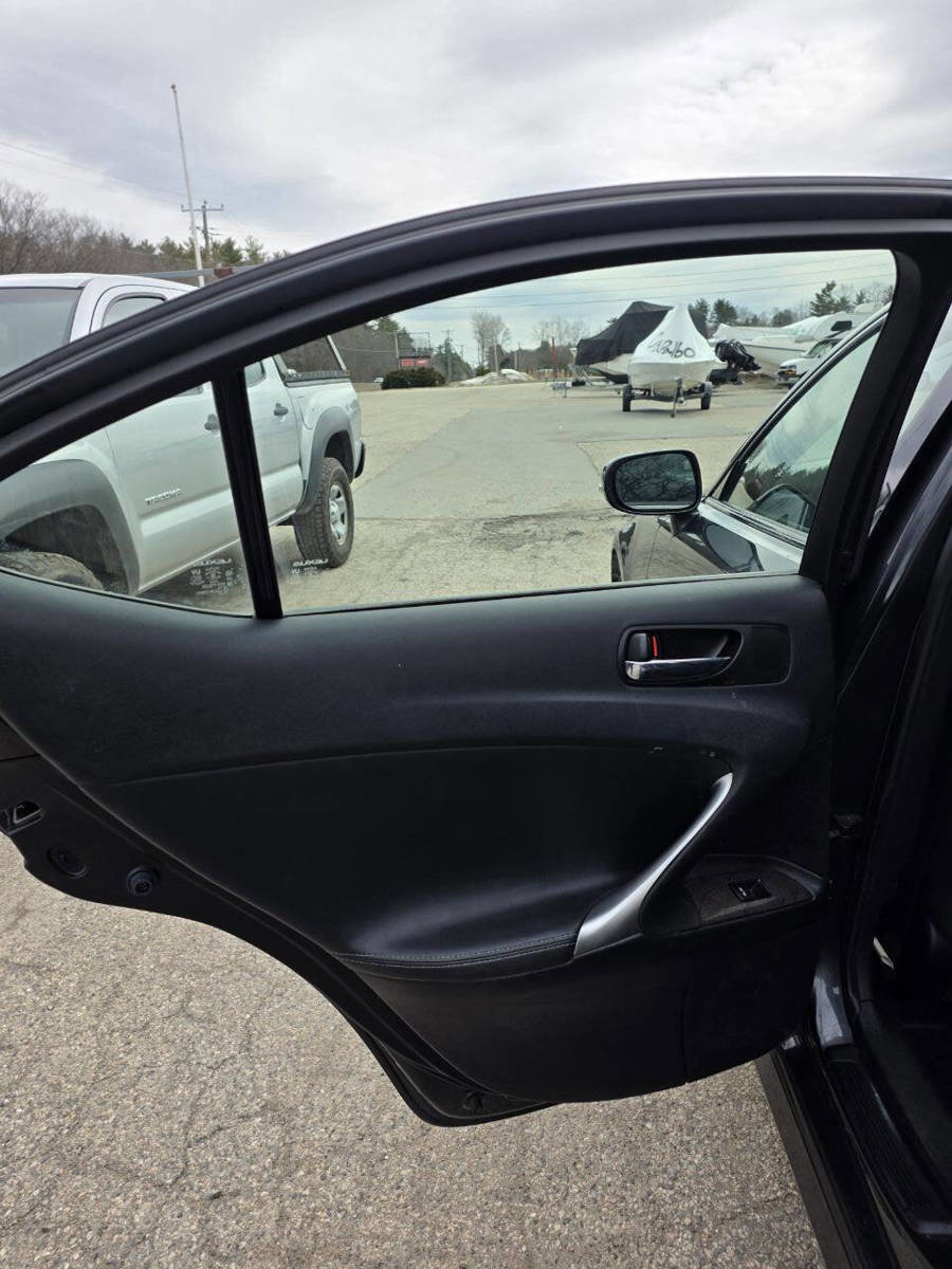 Used 2011 Lexus IS 250 AWD w/ Premium Pkg Value Edition image 16