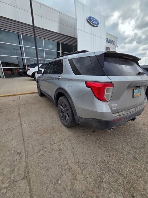 Used 2024 Ford Explorer XLT w/ Equipment Group 202A image 5