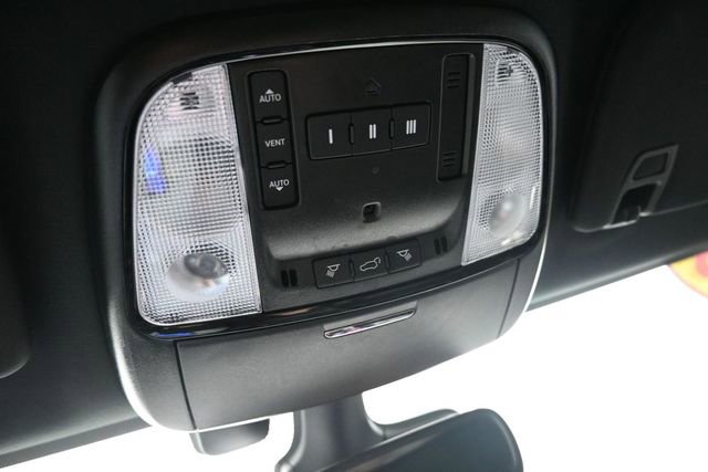 Used 2025 Dodge Durango R/T AWD/4WD image 37